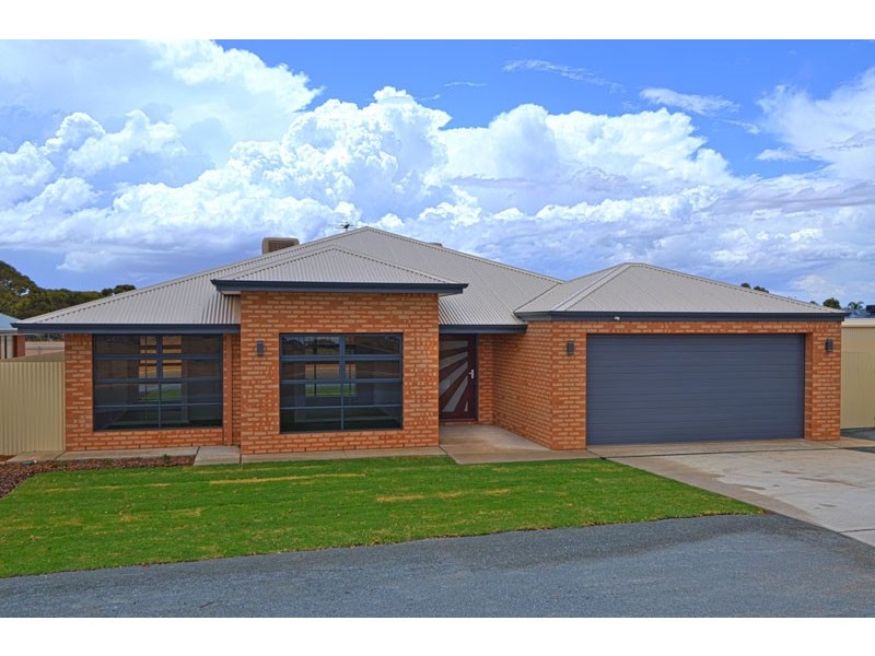 32 Tindals Crescent, Hannans WA 6430