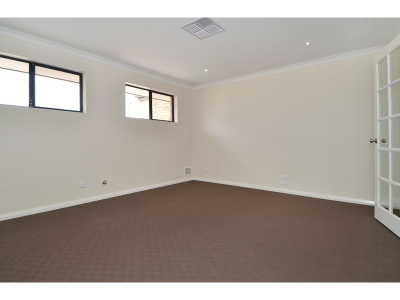 32 Tindals Crescent, Hannans WA 6430