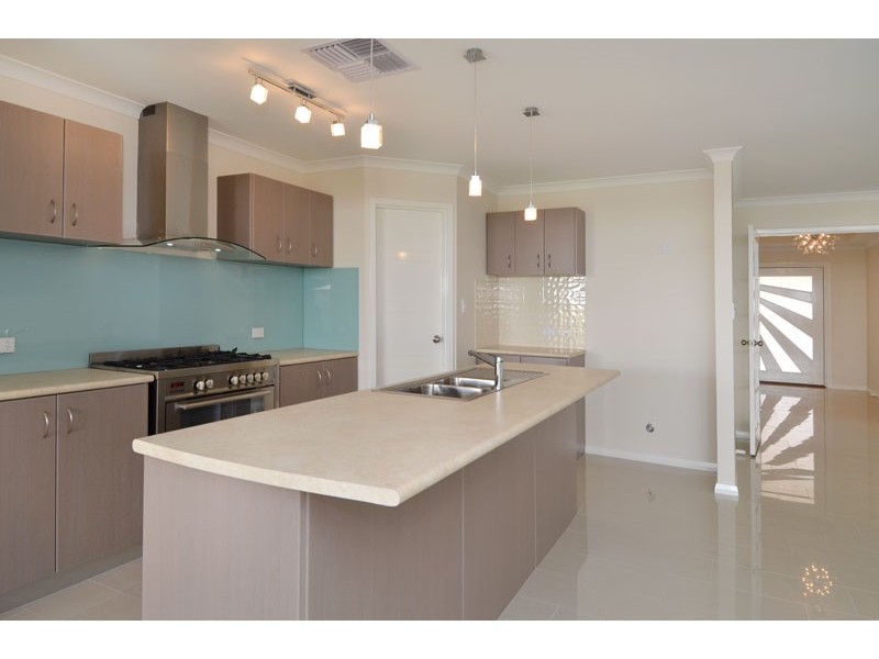 32 Tindals Crescent, Hannans WA 6430