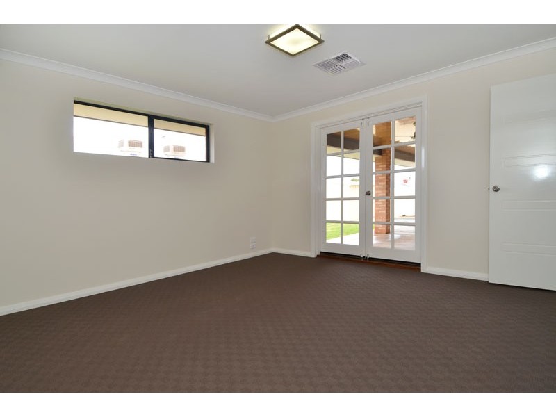 32 Tindals Crescent, Hannans WA 6430