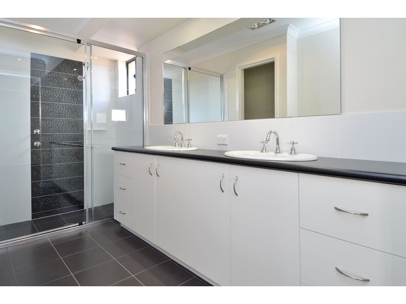 32 Tindals Crescent, Hannans WA 6430