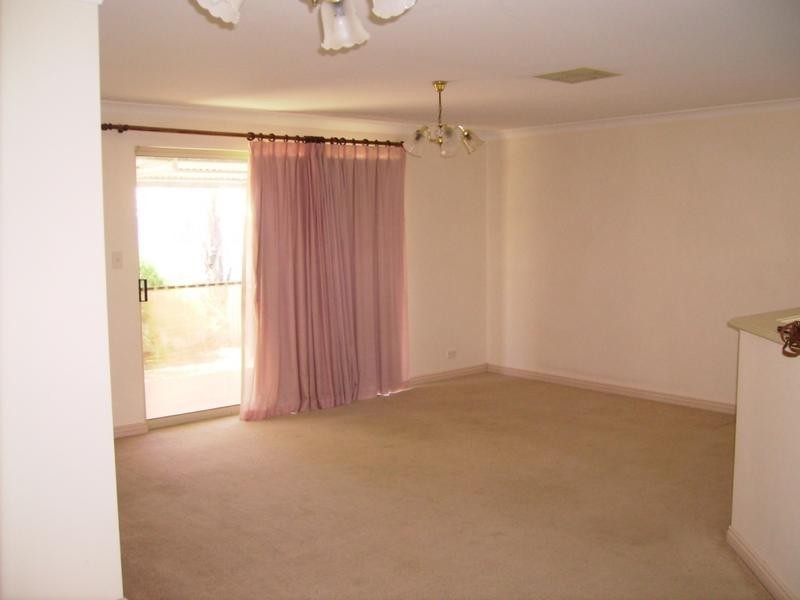 2/74 Moran Street, Boulder WA 6432