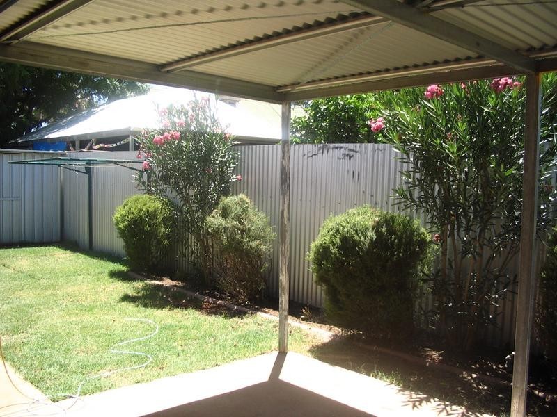 2/74 Moran Street, Boulder WA 6432