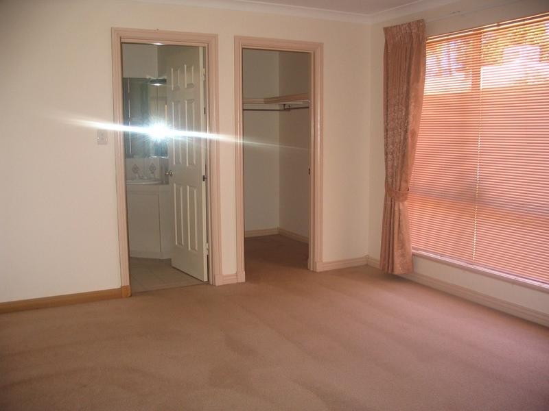 2/74 Moran Street, Boulder WA 6432