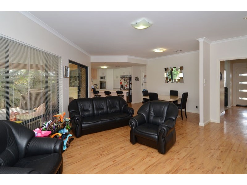 6 Berry Way, Broadwood WA 6430