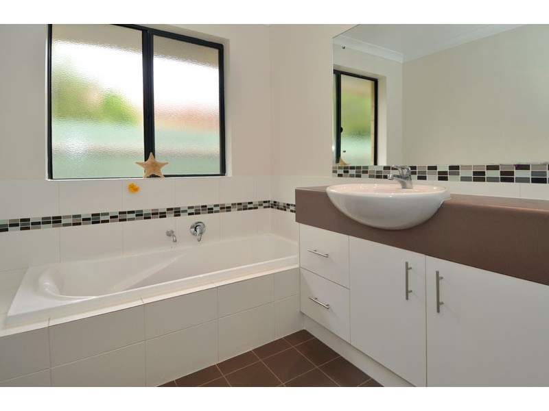 6 Berry Way, Broadwood WA 6430