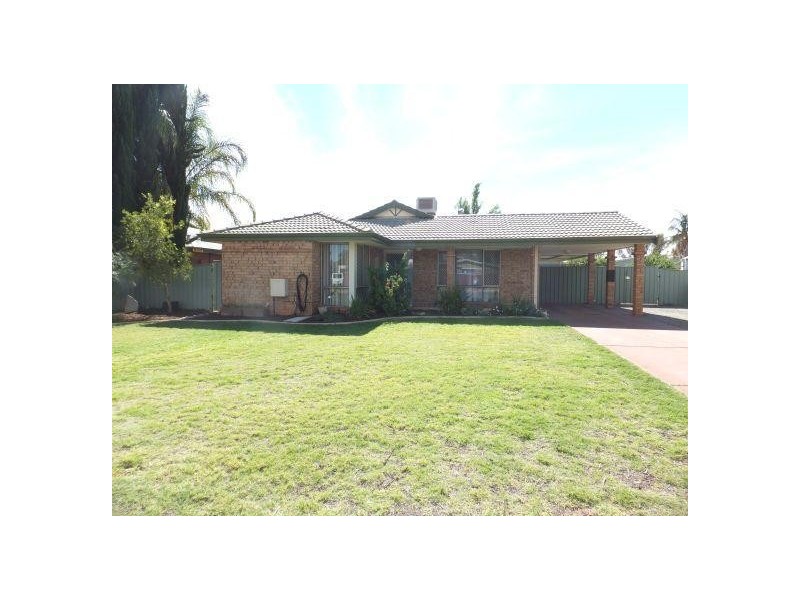 2 Holroyd Way, Boulder WA 6432