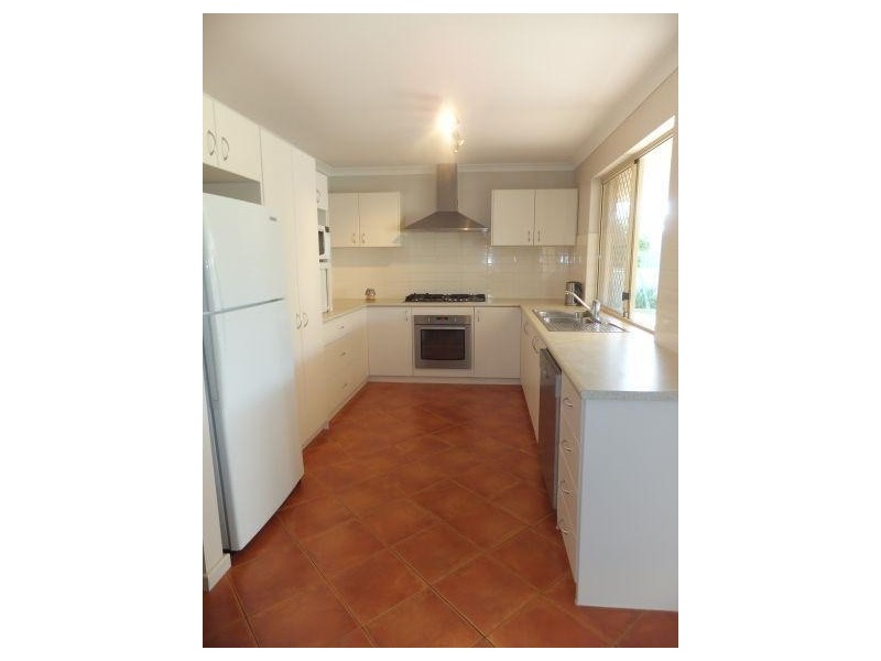 2 Holroyd Way, Boulder WA 6432