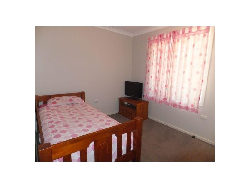 2 Holroyd Way, Boulder WA 6432