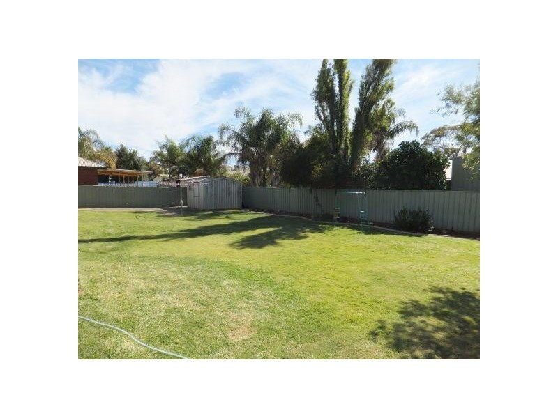 2 Holroyd Way, Boulder WA 6432