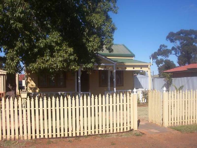 104 Hopkins Street, Boulder WA 6432