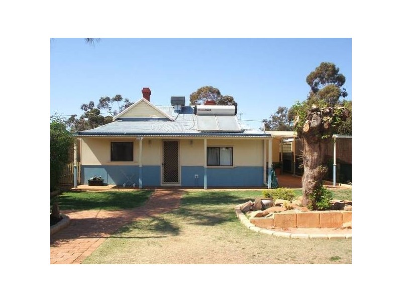 90 Addis Street, Lamington WA 6430