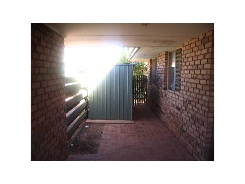 2/9 Mclaren Street, Boulder WA 6432