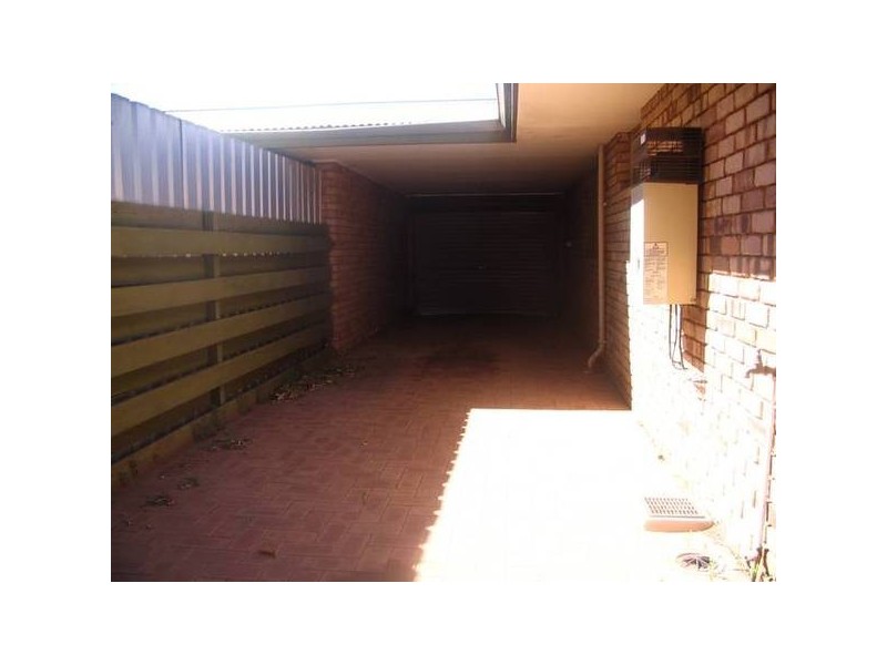 2/9 Mclaren Street, Boulder WA 6432