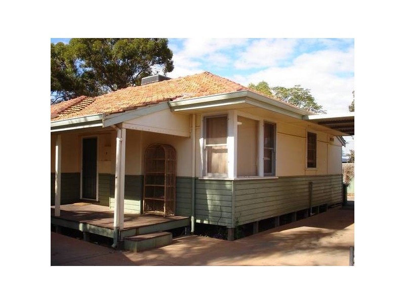 2/132 Moran Street, Boulder WA 6432