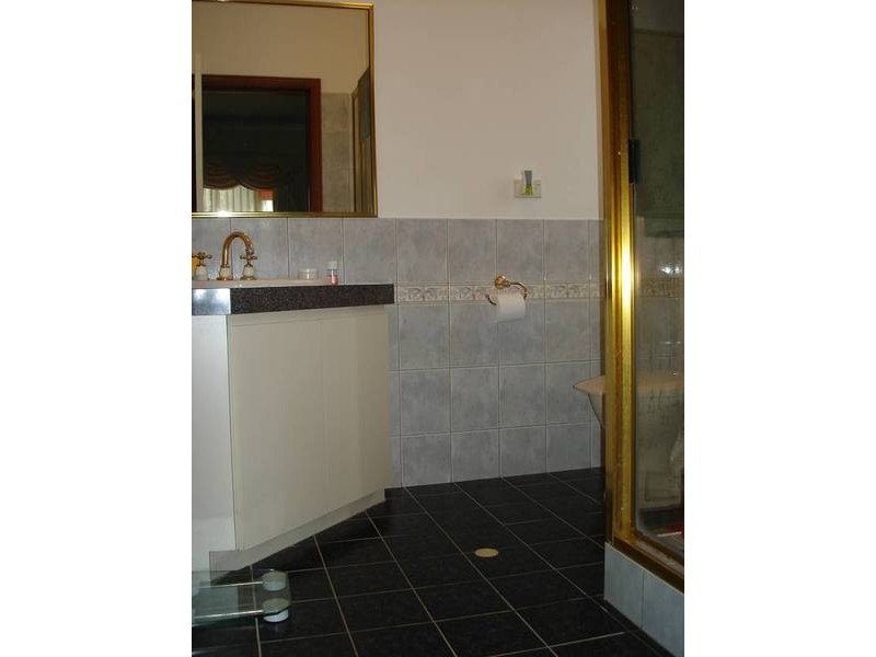 17 Paddington Drive, Hannans WA 6430