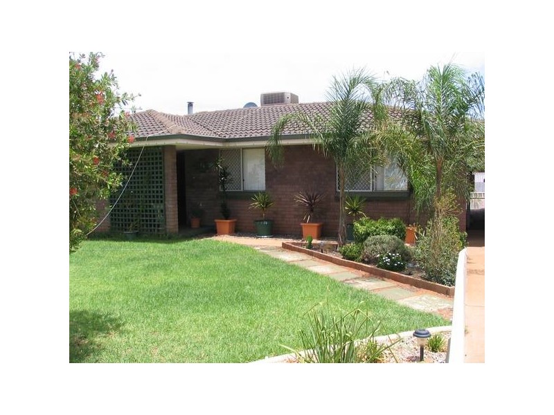 18 Starlight Place, Boulder WA 6432