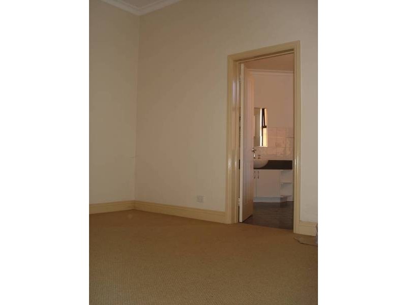 4/2 Burt Street, Boulder WA 6432