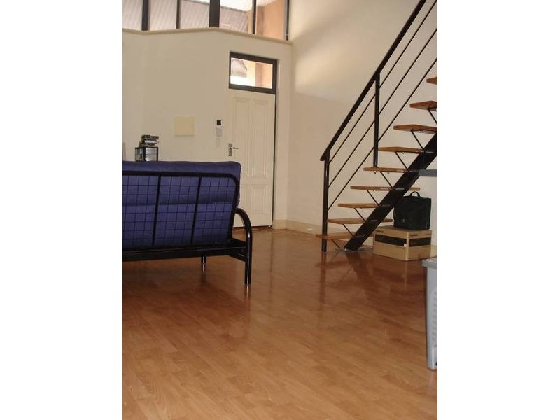 4/2 Burt Street, Boulder WA 6432