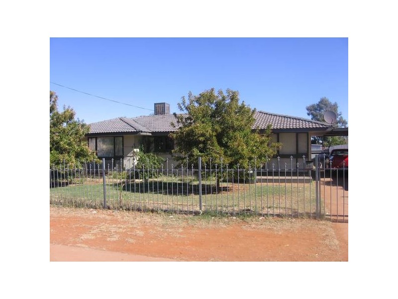 16 Phoenix Place, Boulder WA 6432