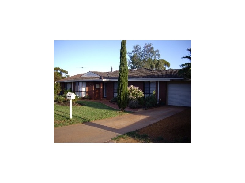 3 St John Grove, Kalgoorlie WA 6430