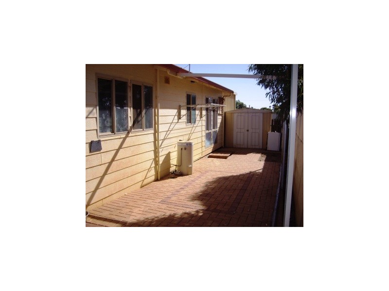 2a Taylor Way, Kalgoorlie WA 6430