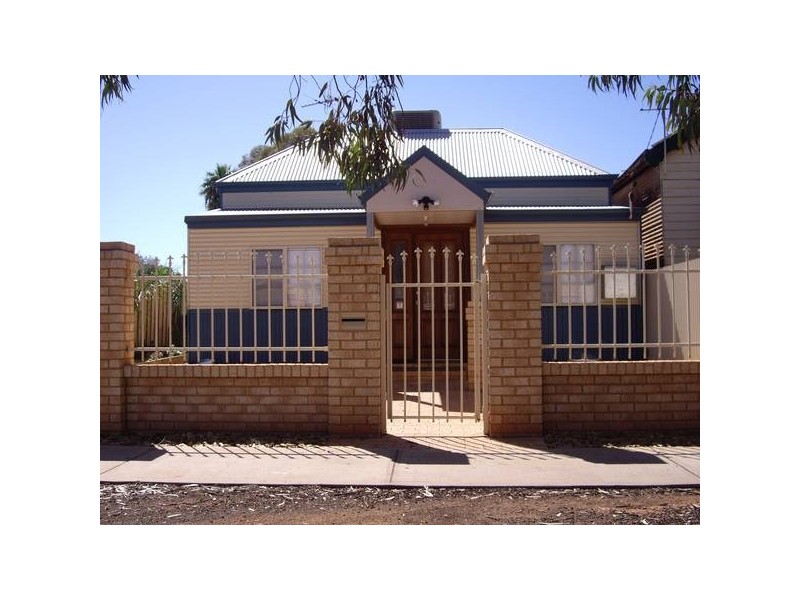 1 Rhodes Street, South Kalgoorlie WA 6430