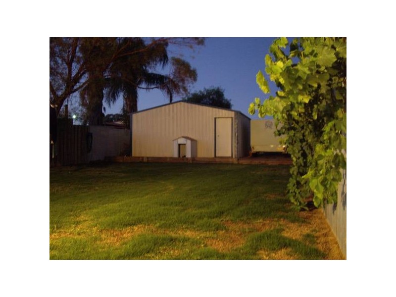 1 Rhodes Street, South Kalgoorlie WA 6430