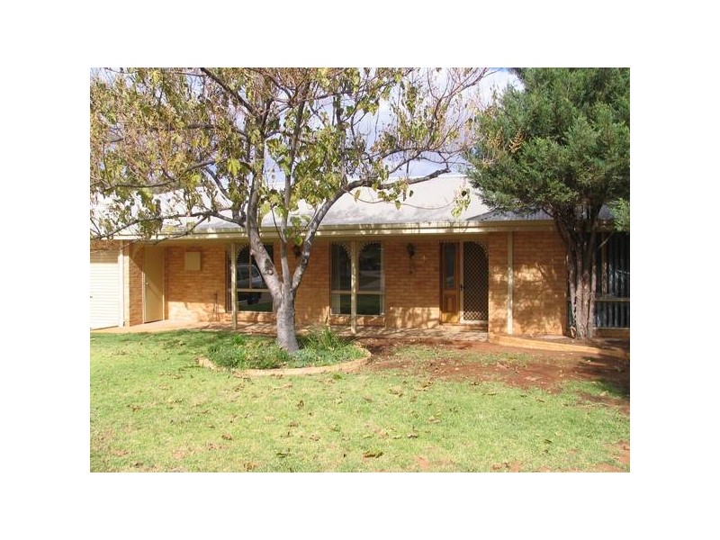 4 Davyhurst Drive, Kalgoorlie WA 6430