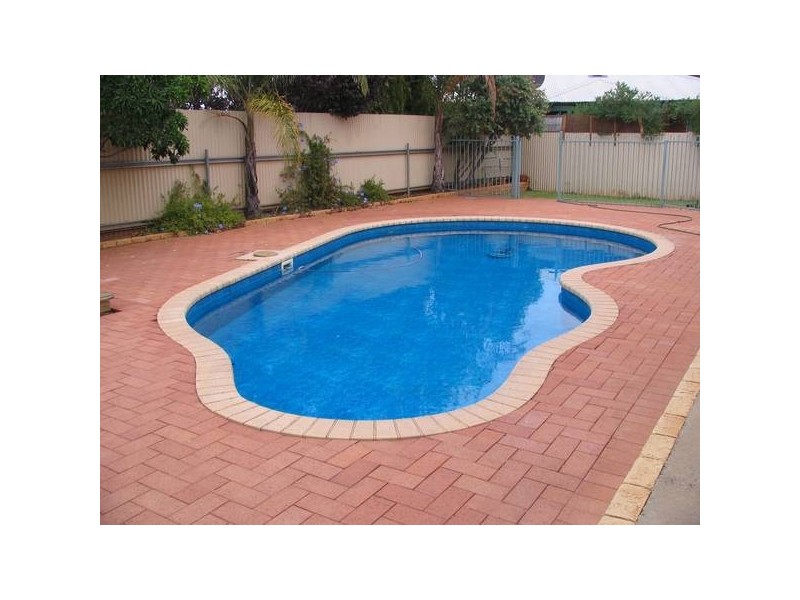 4 Davyhurst Drive, Kalgoorlie WA 6430