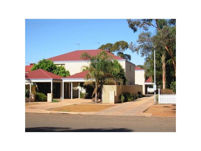 2/97 Bourke Street, Kalgoorlie WA 6430