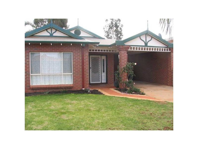 8A Kunanalling Avenue, Kalgoorlie WA 6430