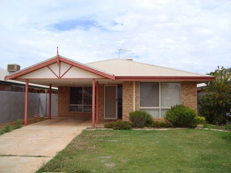 13 Crowley Gardens, Kalgoorlie WA 6430