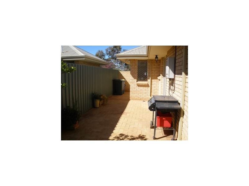 32a Azamor Drive, Boulder WA 6432