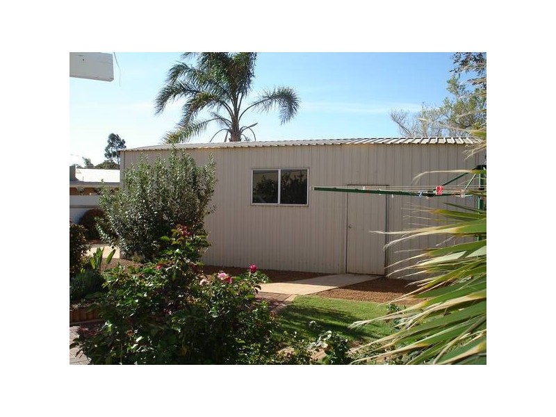 2 Parry Way, Boulder WA 6432