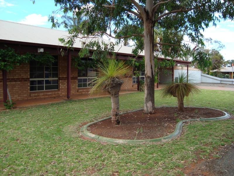 8 Brackleman Drive, Boulder WA 6432