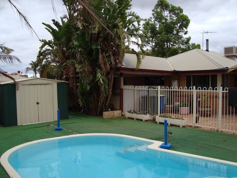 8 Brackleman Drive, Boulder WA 6432