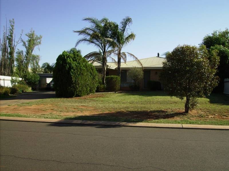 4 Joyce Drive, Boulder WA 6432