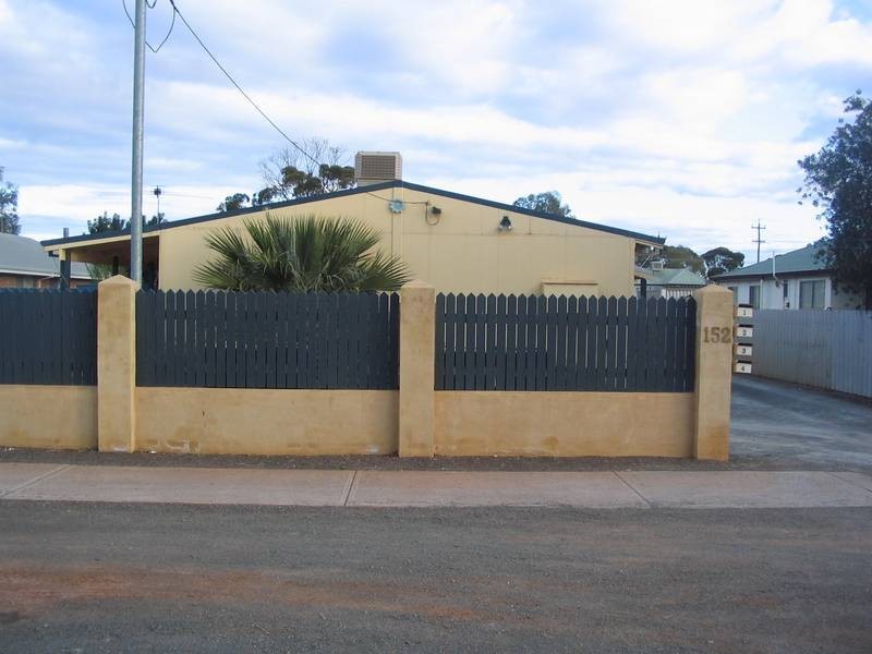4/152 Moran Street, Boulder WA 6432