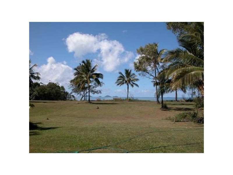 Tully Heads QLD 4854