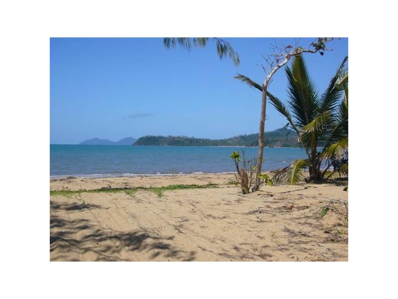 Mission Beach QLD 4852
