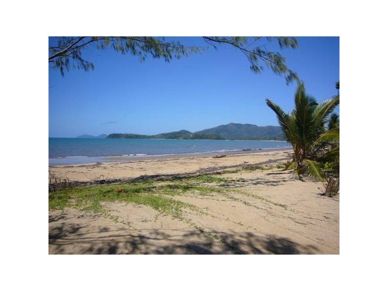 Mission Beach QLD 4852