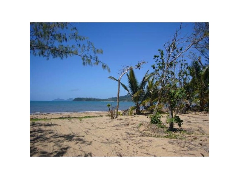 Mission Beach QLD 4852