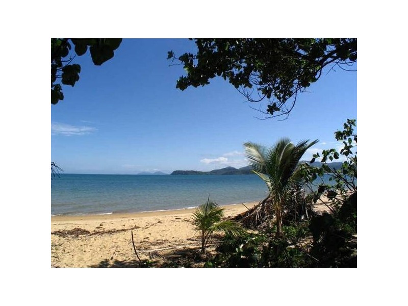 Kurrimine Beach QLD 4871