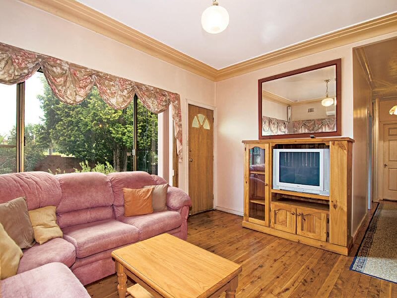 219 Old Windsor Road, Northmead NSW 2152