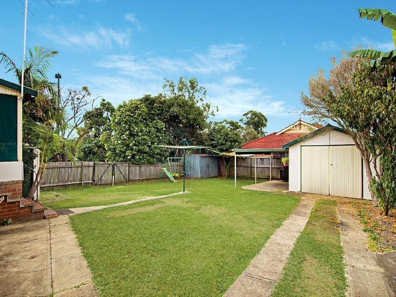 219 Old Windsor Road, Northmead NSW 2152