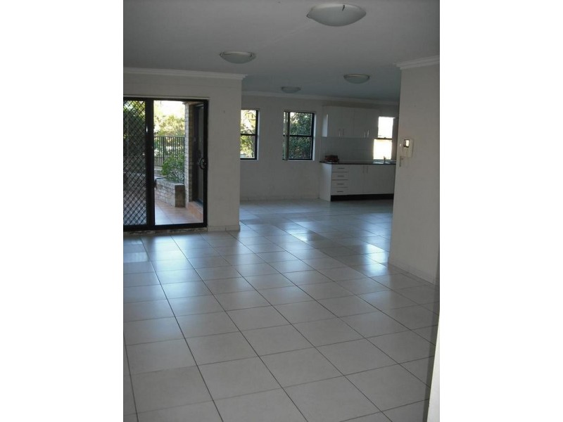 2/12 Murray Street, Northmead NSW 2152