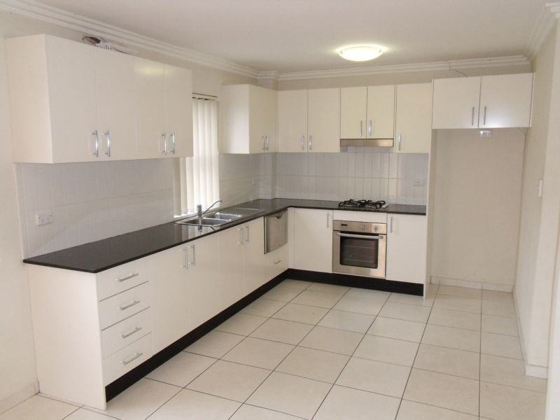 2/12 Murray Street, Northmead NSW 2152