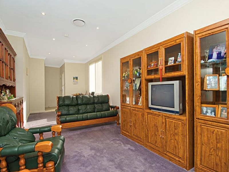 7 Jacqui Circuit, Baulkham Hills NSW 2153