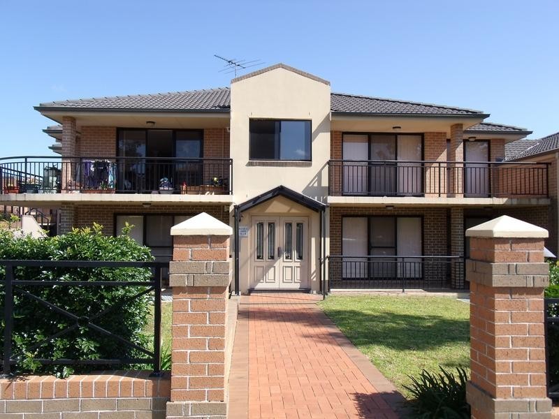8/47-53 Dobson Crescent, Baulkham Hills NSW 2153